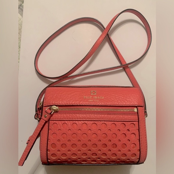 kate spade Handbags - Kate spade Perri Lane Looloo Bubbles small crossbody